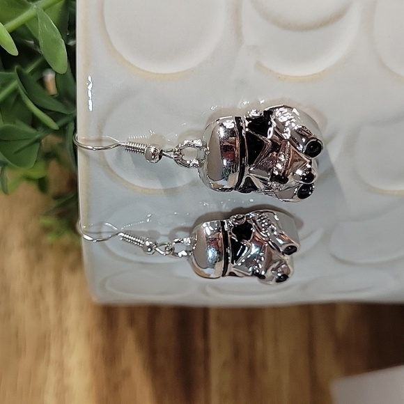 STAR WARS STORM TROOPER EARRINGS - Picture 3 of 7